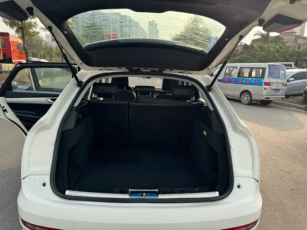 Zotye SR7 1.5 T Manual Rubik Heart CN-V
