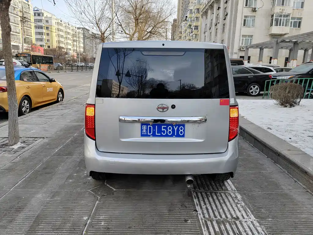 Cool Bear 1.5 L Manual Luxury