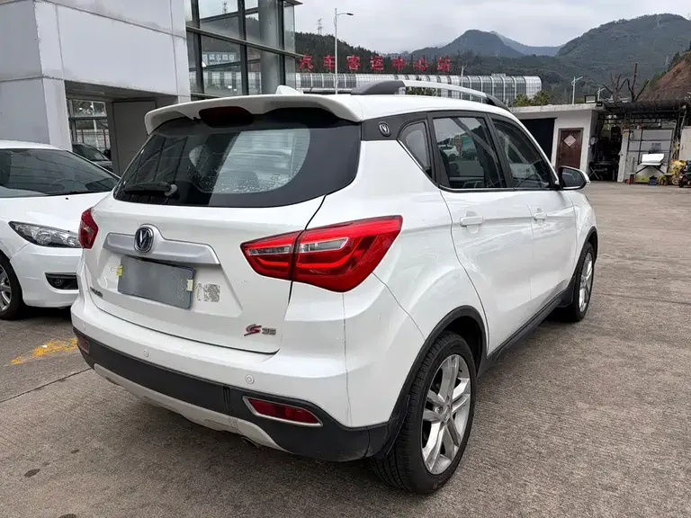 Changan CS35 1.6 L Auto Luxury
