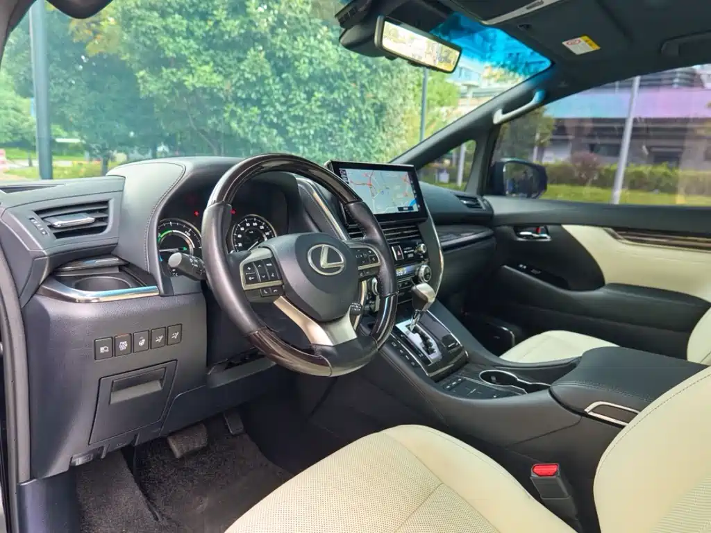 Lexus LM 300 h 7-seat Elegant