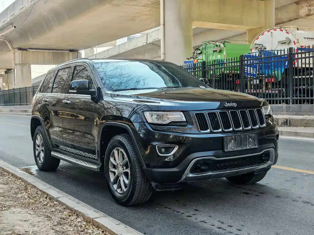 Grand Cherokee (Import) 3.6 L Elite Navigation