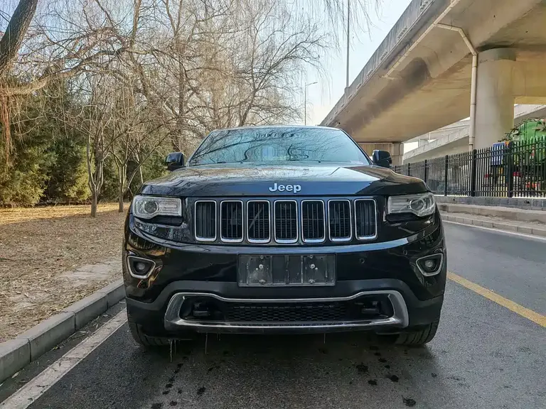 Jeep Grand Cherokee (Import) 3.6 L Elite Navigation