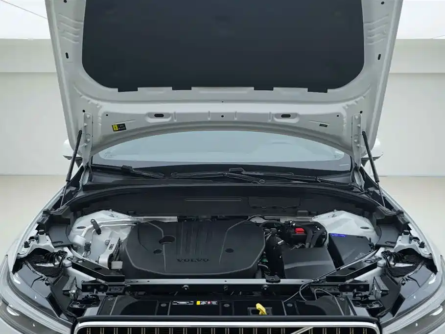 Volvo XC60 B5 4 WD Smart Ease Luxury