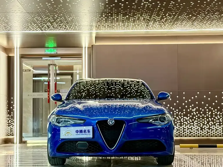 Alfa Romeo Giulia 2.0 T 280 HP Luxury