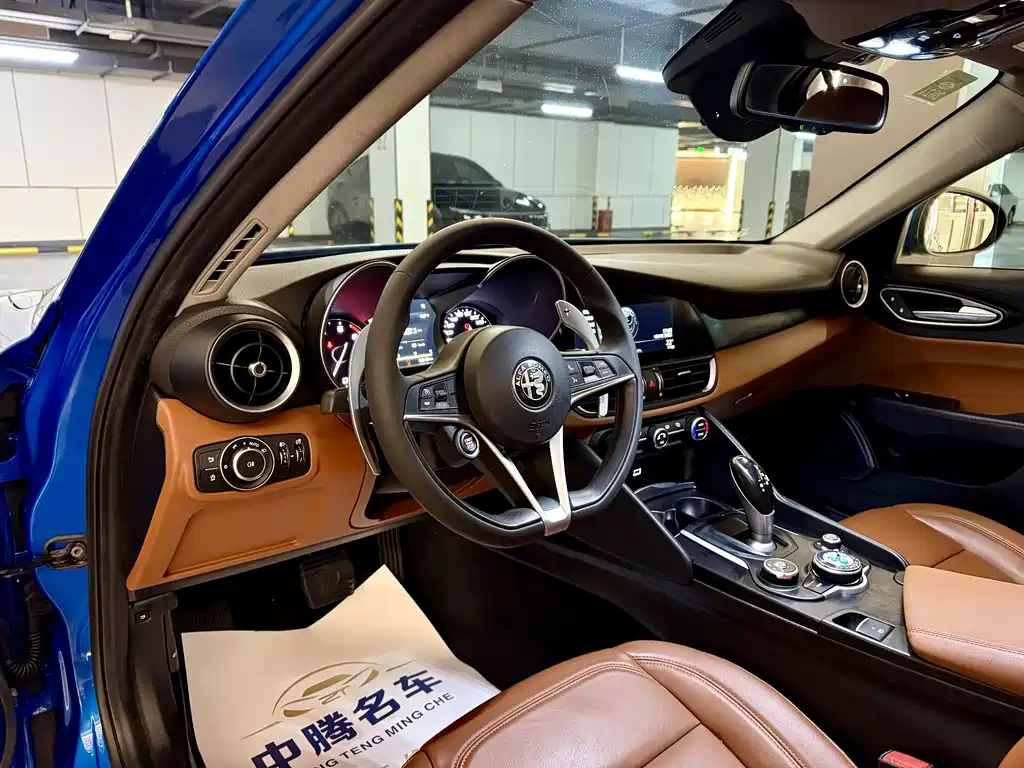 Giulia 2.0 T 280 HP Luxury