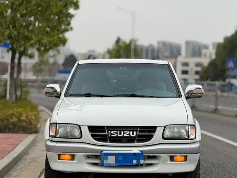 Isuzu Jingji Zhe 2.8 T UC Diesel Multi-purpose