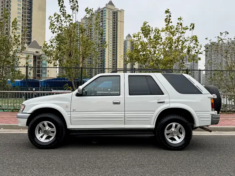 Isuzu Jingji Zhe 2.8 T UC Diesel Multi-purpose