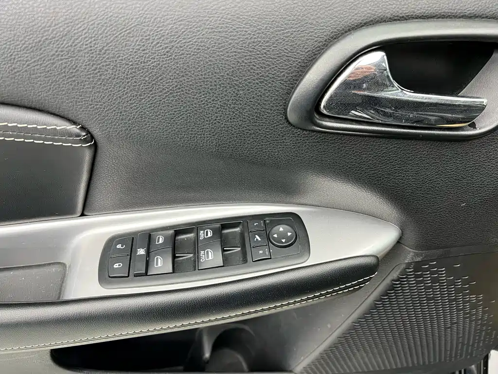Journey 3.6 L 4 WD Flagship