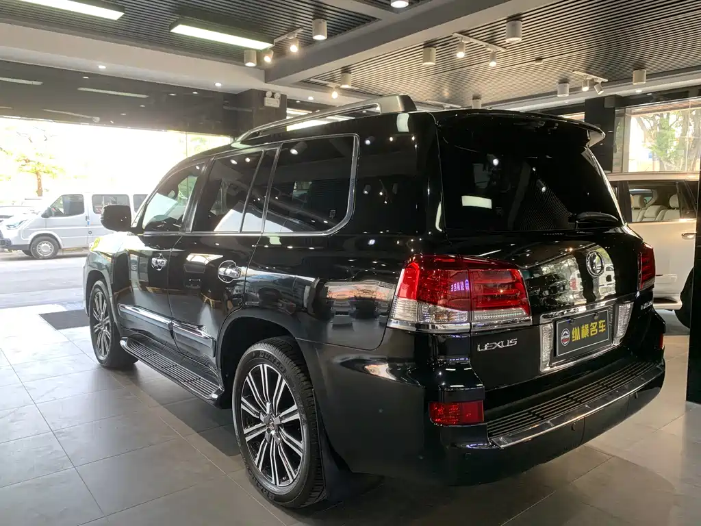 Lexus LX 570