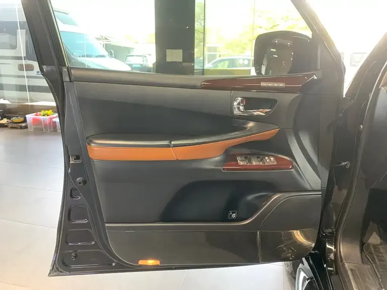 Lexus LX 570