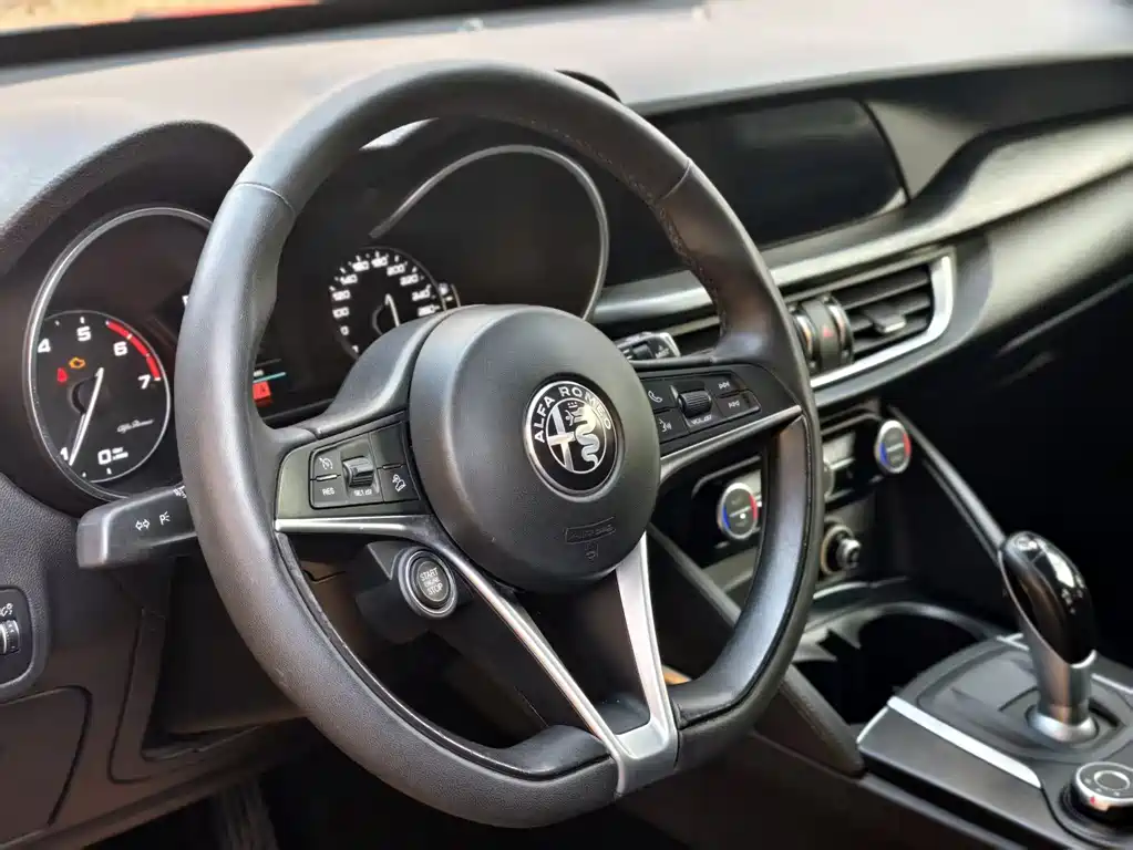 Stelvio 2.0 T 200 HP Elite