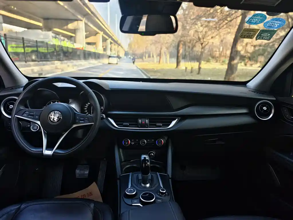 Stelvio 2.0 T 200 HP Elite