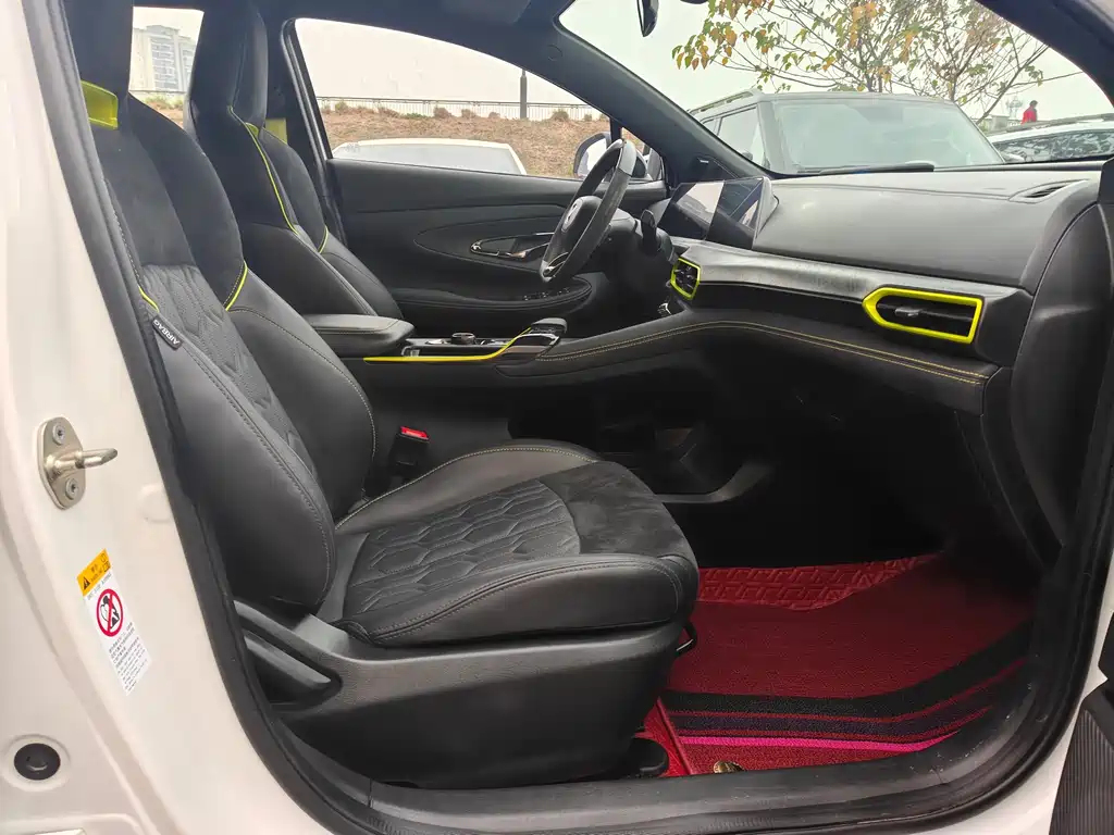 Changan UNI-T 1.5 T Sport Distinguished