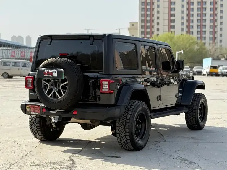 Jeep Wrangler NEV 4-door 2.0 T 4 xe Sahara Advance