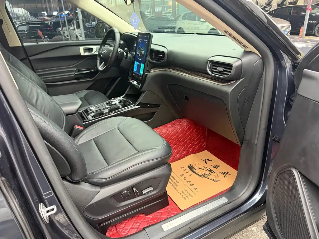 Explorer EcoBoost 285 4 WD Titanium 7-seat