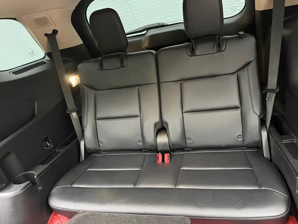 Explorer EcoBoost 285 4 WD Titanium 7-seat