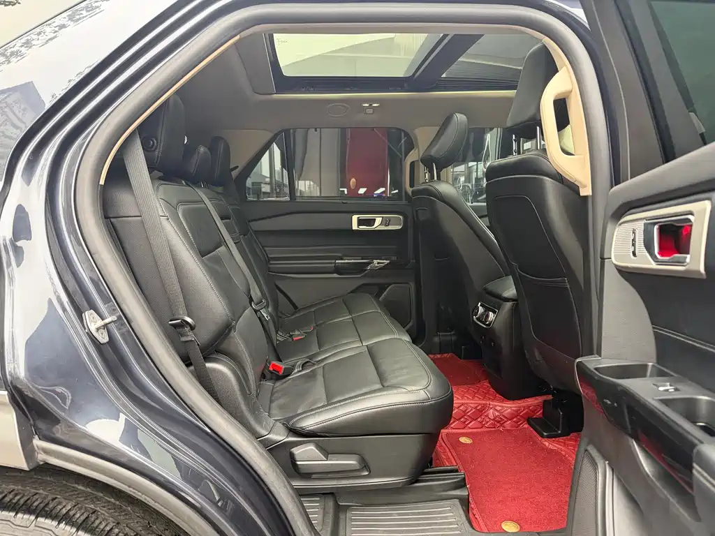 Explorer EcoBoost 285 4 WD Titanium 7-seat