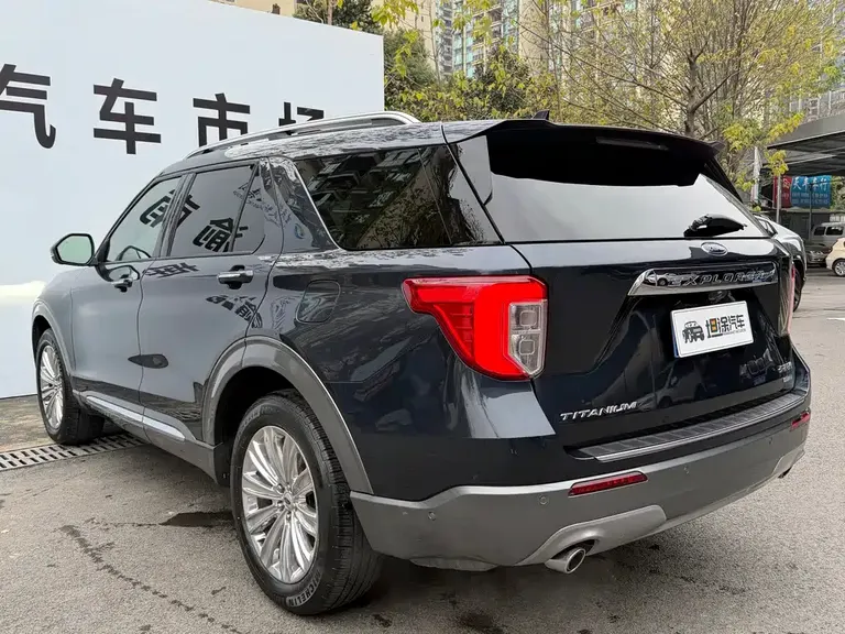 Ford Explorer EcoBoost 285 4 WD Titanium 7-seat