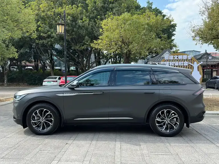 Lincoln Nautilus 2.0 T 4 WD Premium