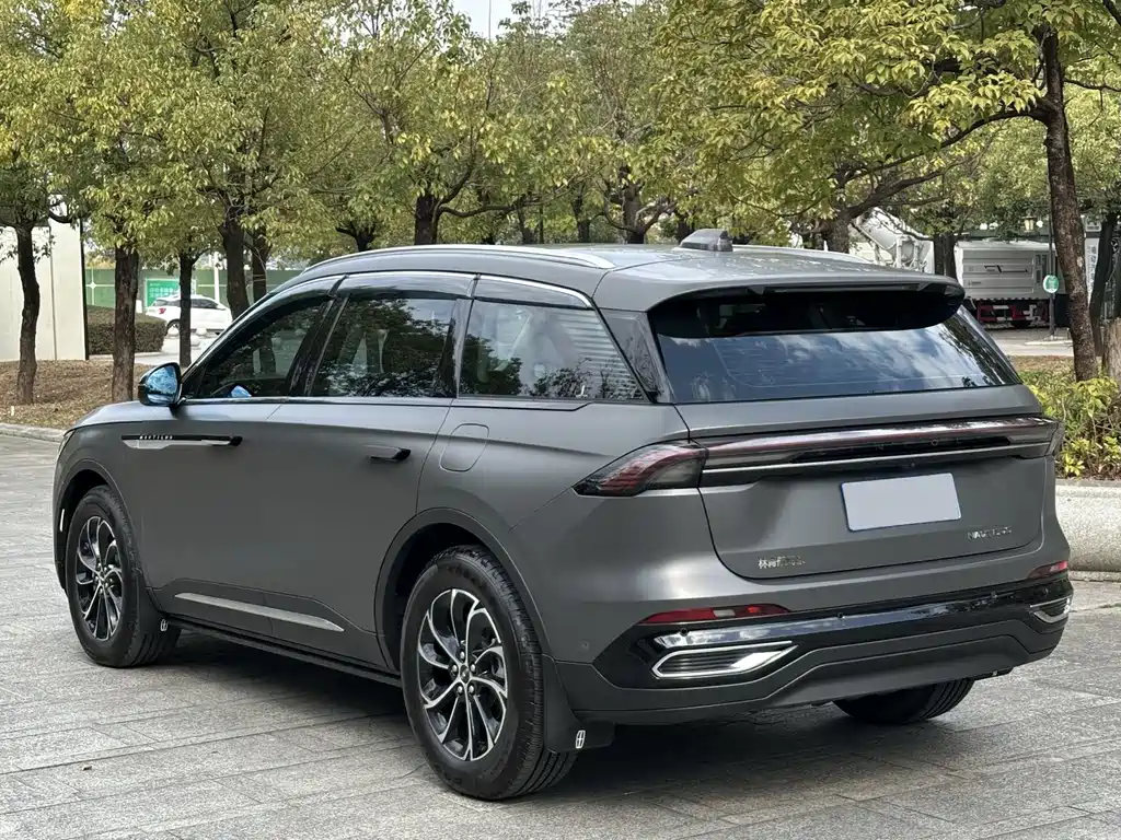 Nautilus 2.0 T 4 WD Premium