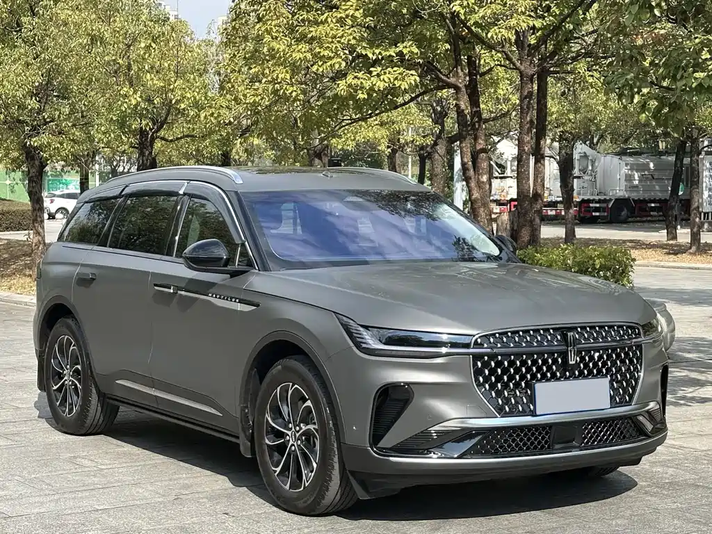 Nautilus 2.0 T 4 WD Premium