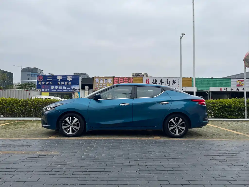 Lannia 1.6 L CVT Cool