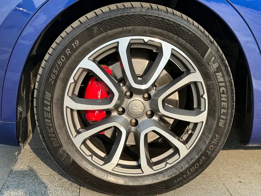Levante 3.0 T Standard