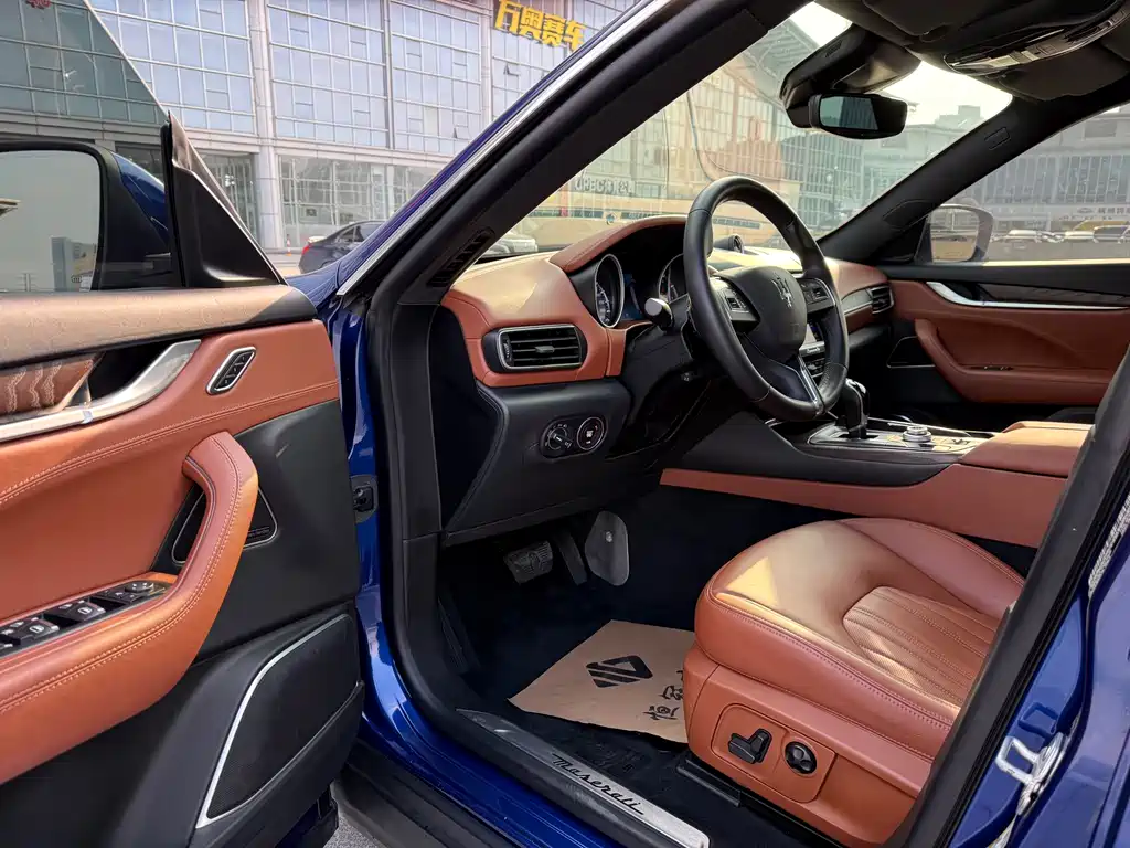 Levante 3.0 T Standard
