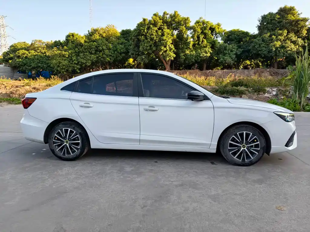 Roewe i5 1.5 L CVT Diamond