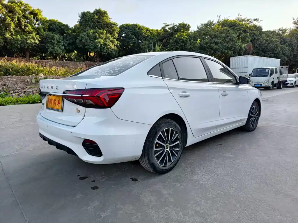 Roewe i5 1.5 L CVT Diamond