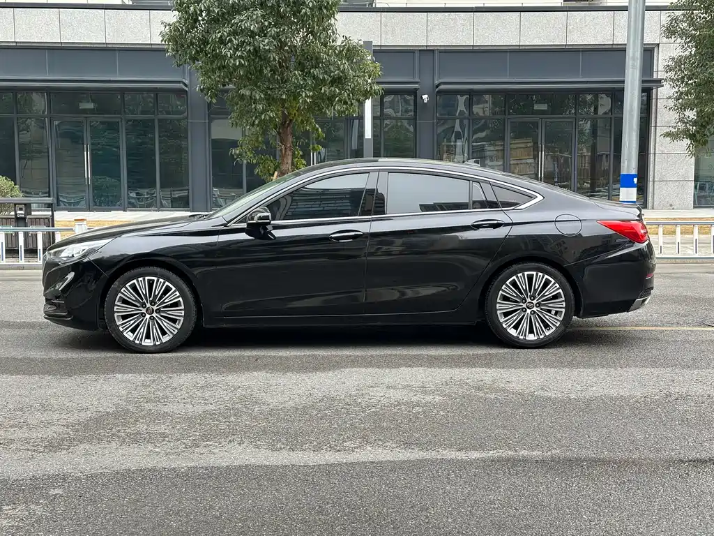 Hongqi H5 Classic 1.5 T DCT Flagship Charm