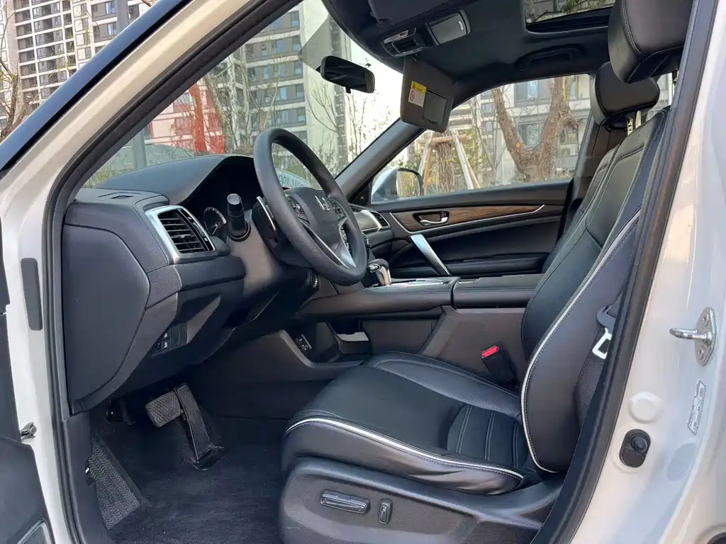 Honda UR-V 240 TURBO 2 WD Classic CN-V