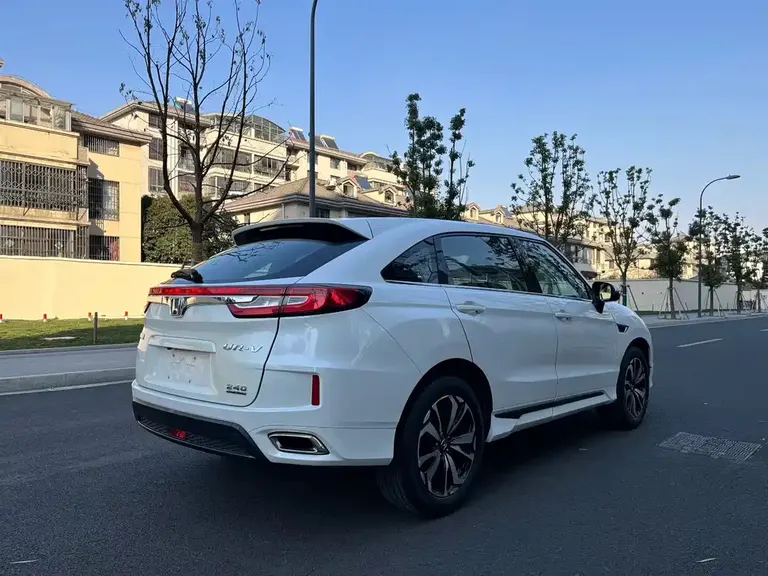 Honda UR-V 240 TURBO 2 WD Classic CN-V