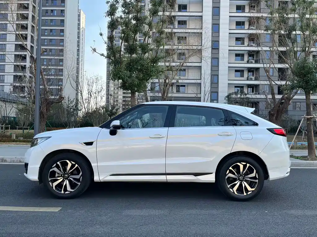 Honda UR-V 240 TURBO 2 WD Classic CN-V