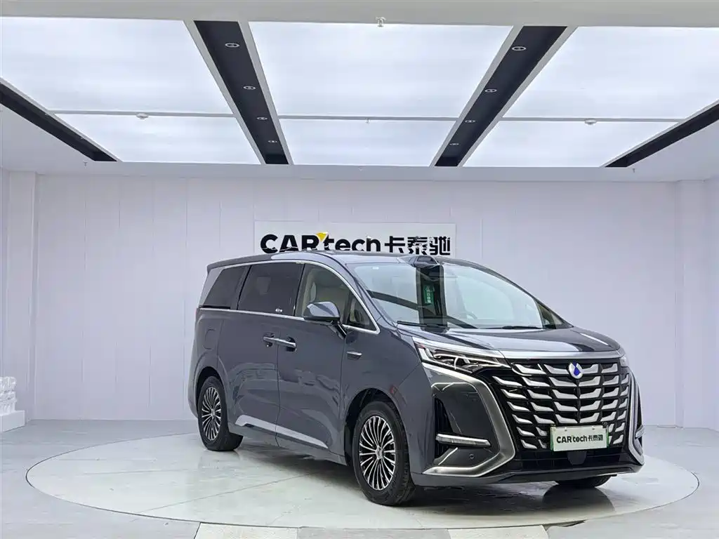 Denza D9 DM-i Smart Drive 1020 4 WD Flagship