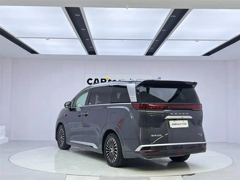 Denza D9 DM-i Smart Drive 1020 4 WD Flagship