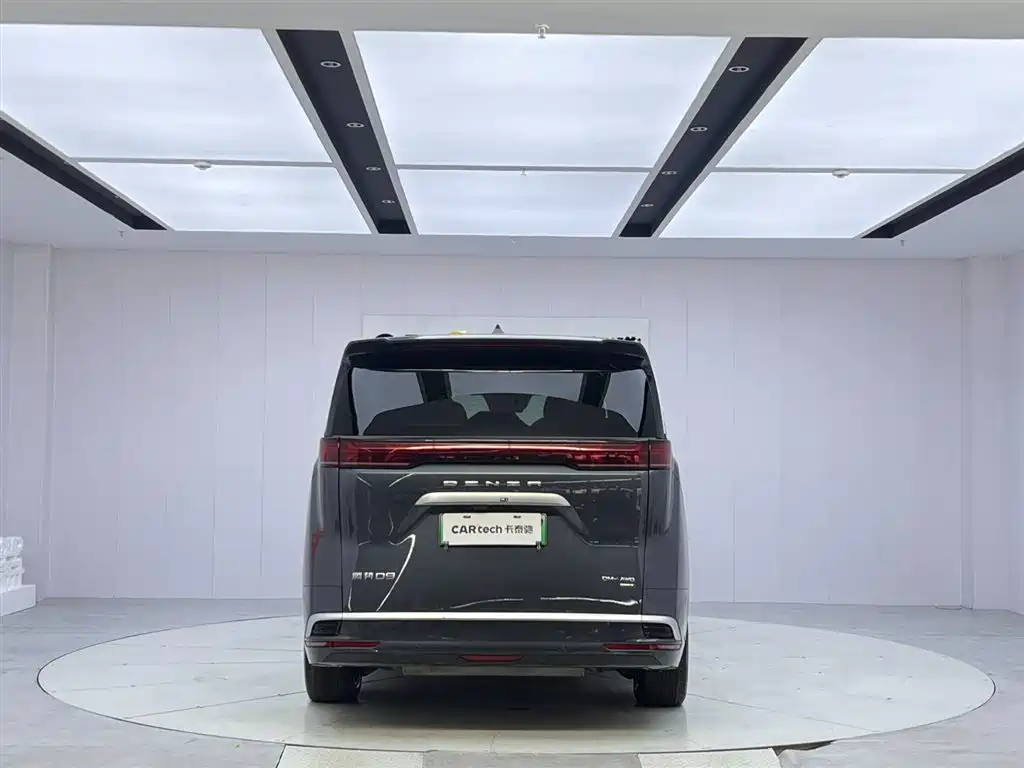 Denza D9 DM-i Smart Drive 1020 4 WD Flagship