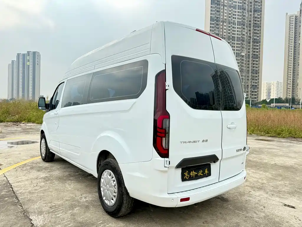 Transit 2.0 T Diesel Manual Business Travel MWB Mid Roof 7 8 9-seat