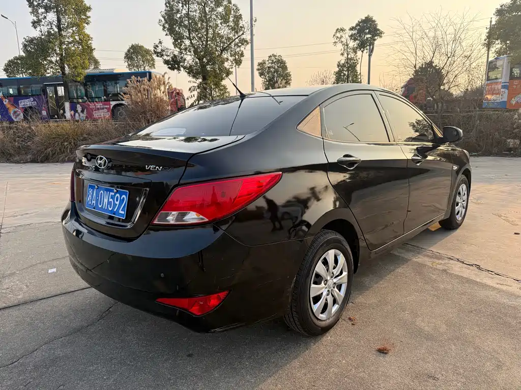 Accent 1.4 L Manual Top TOP