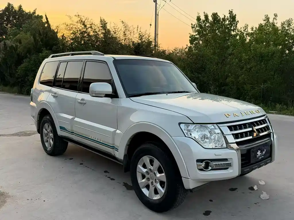Pajero (Import) 3.0 L Auto Standard
