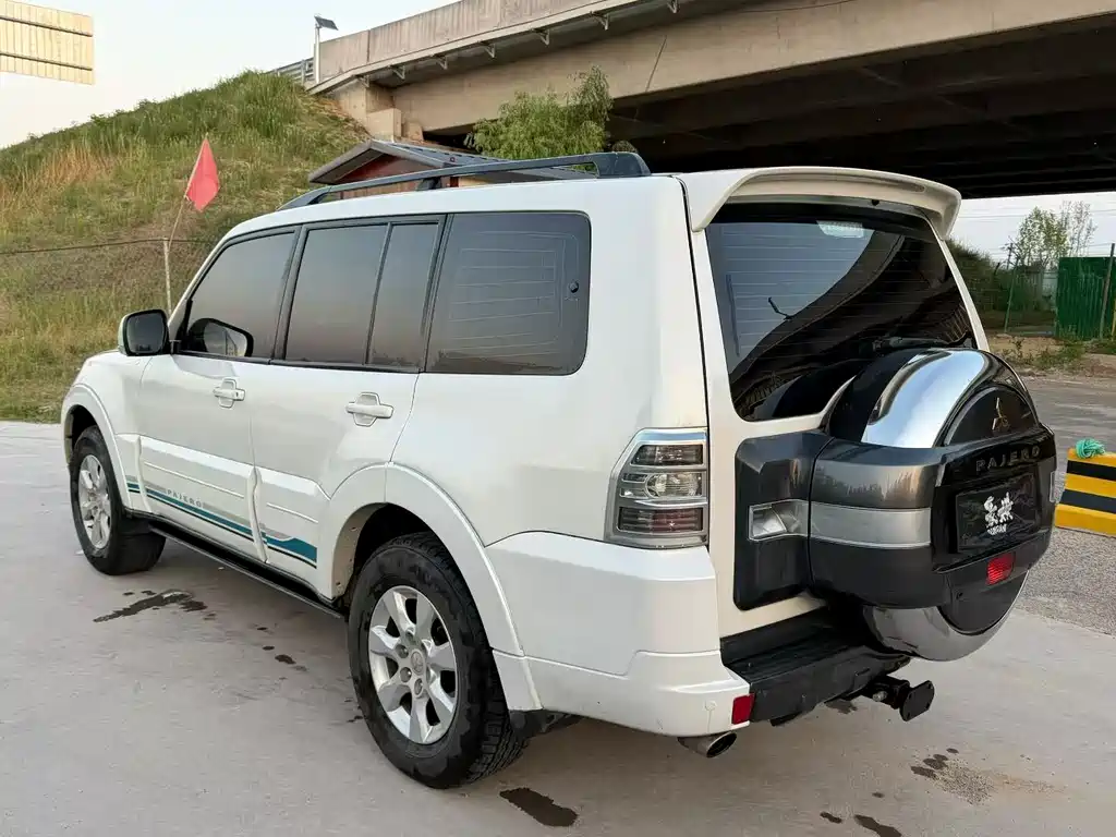 Pajero (Import) 3.0 L Auto Standard