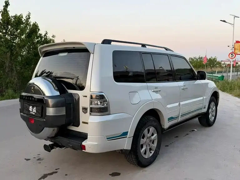 Mitsubishi Pajero (Import) 3.0 L Auto Standard