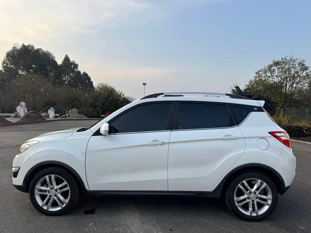 Changan CS35 1.6 L Auto Luxury CN-V