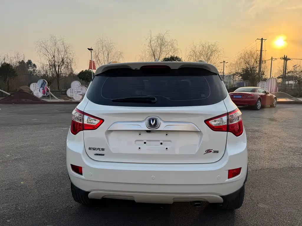 Changan CS35 1.6 L Auto Luxury CN-V