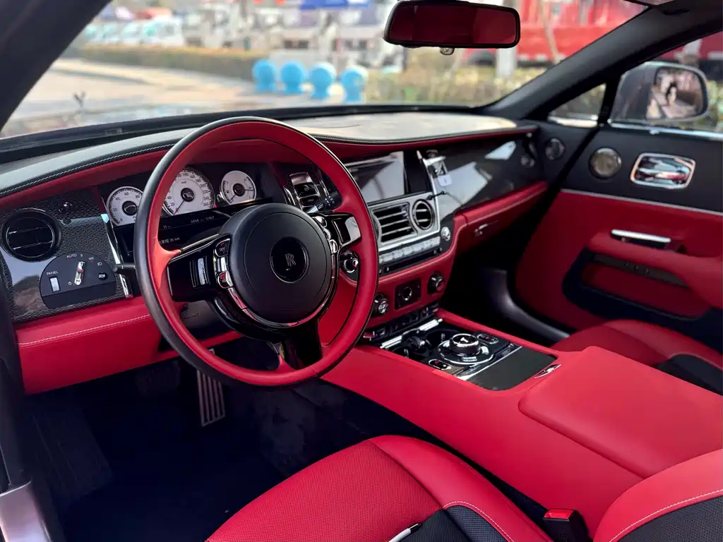 Wraith 6.6 T Black Badge