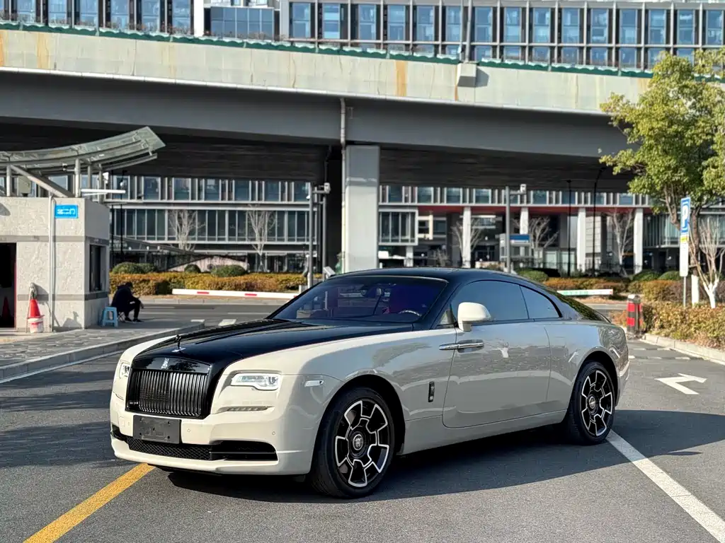 Wraith 6.6 T Black Badge