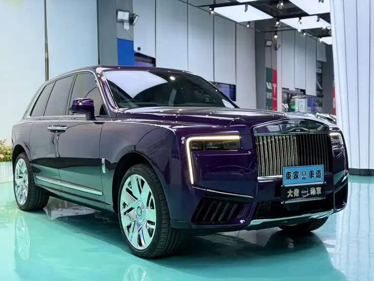 Rolls-Royce Cullinan 4-seat