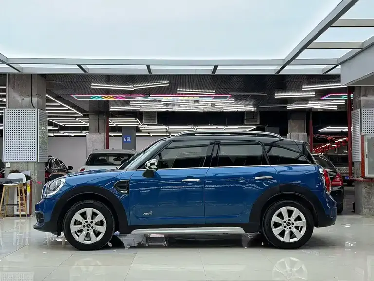 MINI COUNTRYMAN 1.5 T COOPER ALL4 Classic