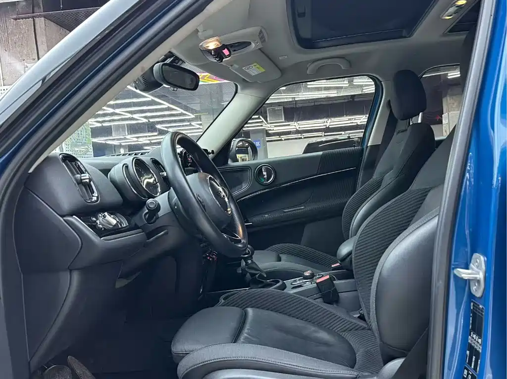 MINI COUNTRYMAN 1.5 T COOPER ALL4 Classic