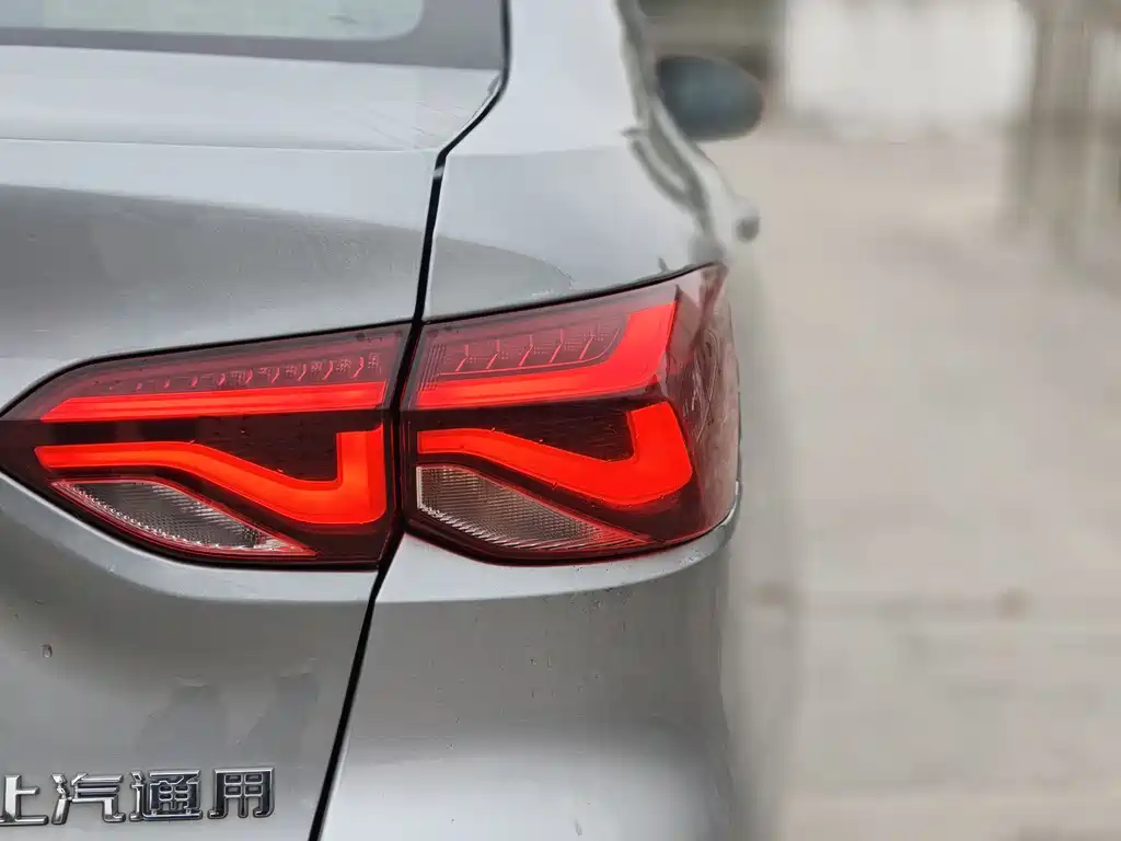 Monza 1.5 L DCT Joy
